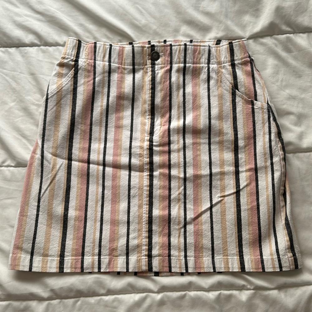 Hollister Skirt with pockets